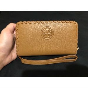 ⚠️SOLD⚠️Tory Burch Wristlet